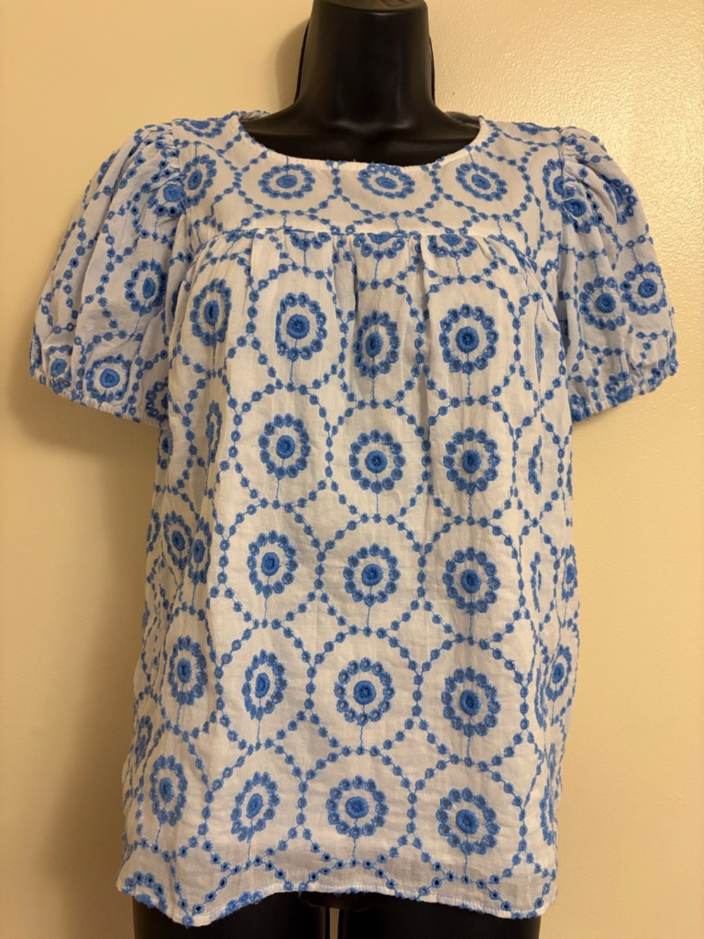 Sail to Sable White Top with Gold Logo Detail